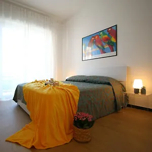 il-mare-in-albisola-superiore.hotelitalianriviera.com/